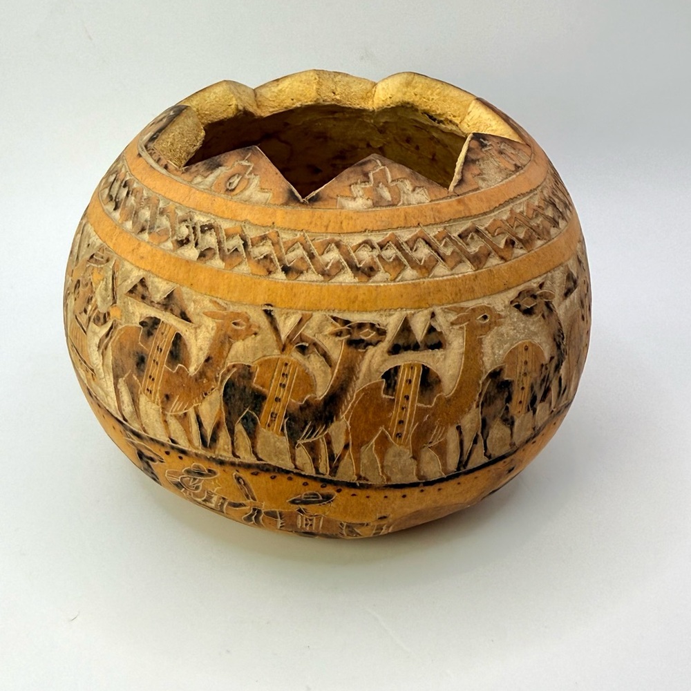 Hand Carved South American PERU Gourd Folk Art Llama Bowl Container 3.5” Tall